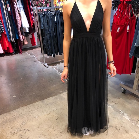 Black tool gown - Picture 2 of 2